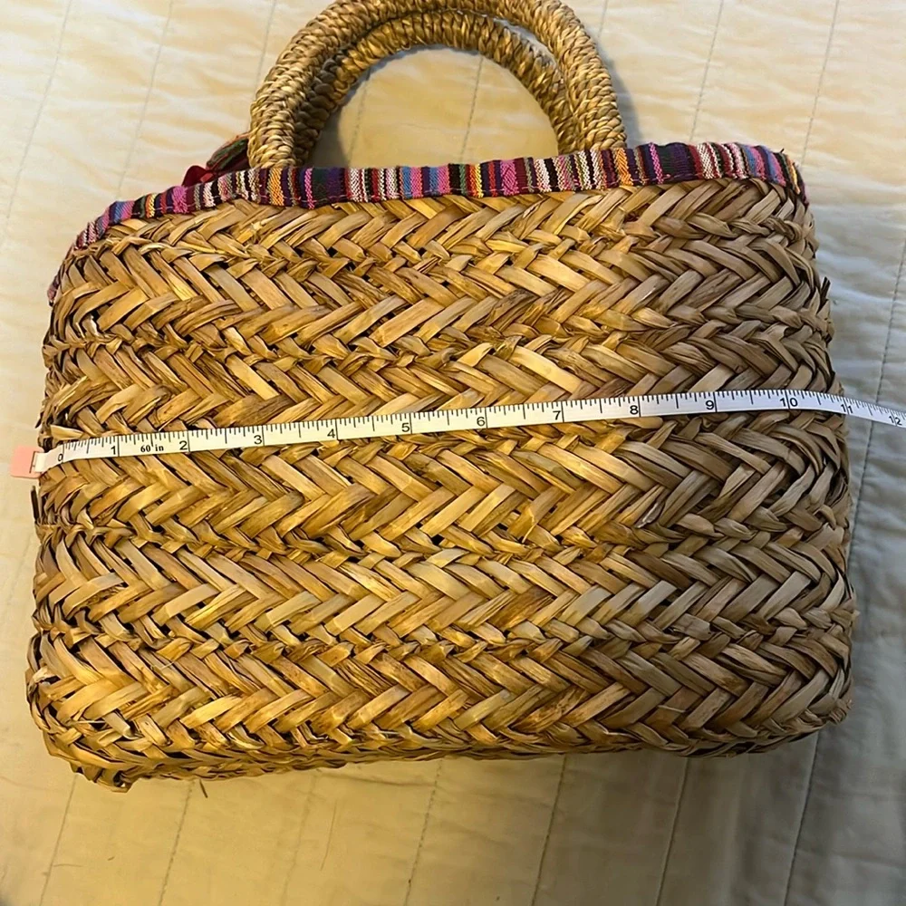 Woven Straw Tote with Pink and Red Tassels Resort Vacation Bag - Picture 6 of 7